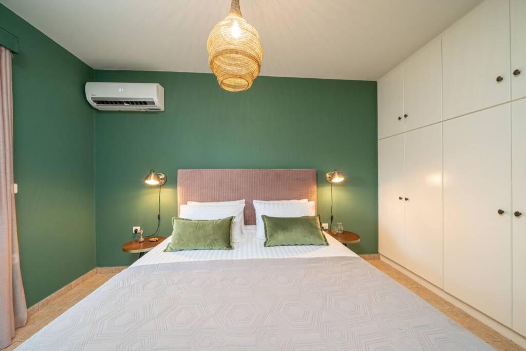 Central & Elegant Suite With Private Garden 아르고스톨리온 외부 사진